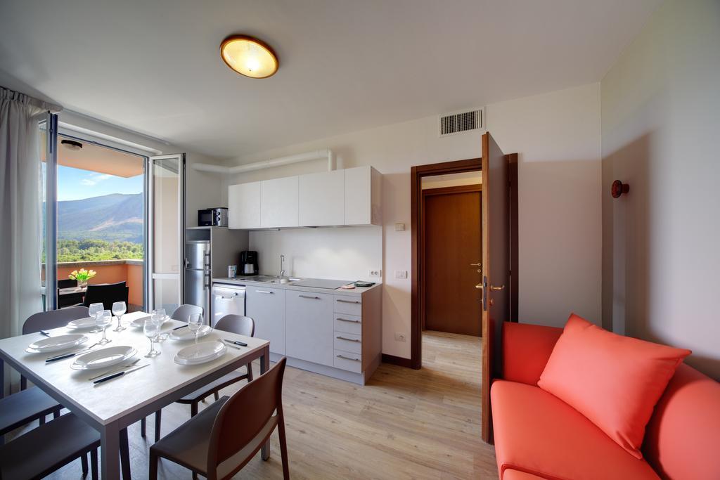 Residence Isolino Verbania Esterno foto