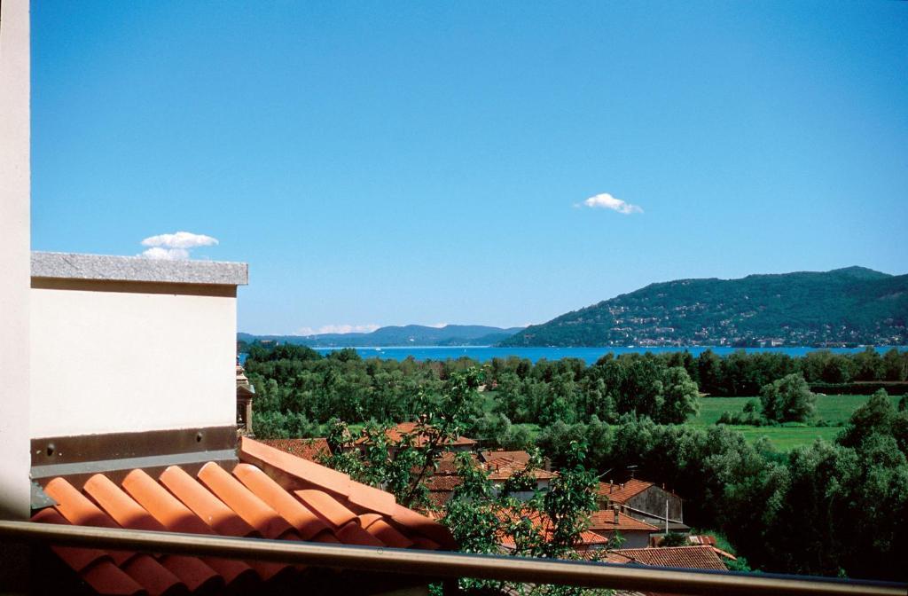 Residence Isolino Verbania Esterno foto
